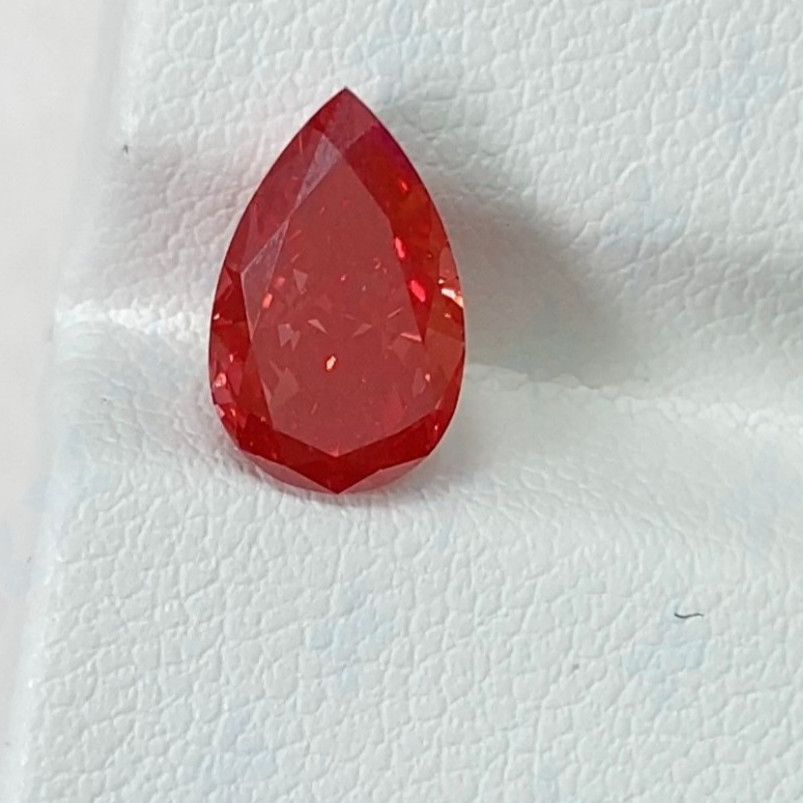 Pear-shaped colored diamond waterdrop-shaped red diamond ring