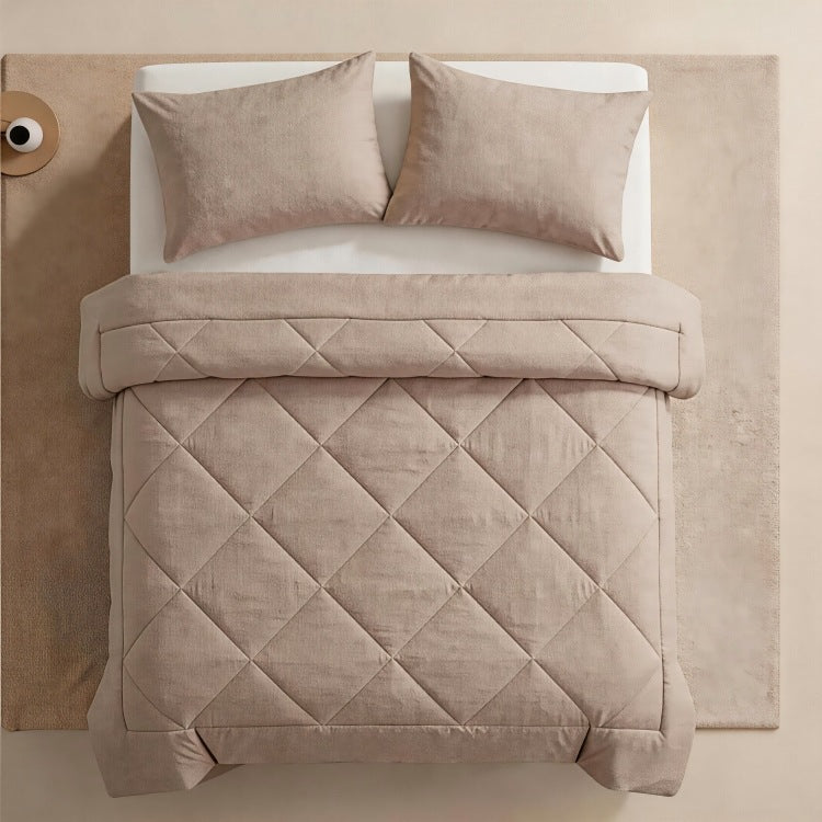 Brushed Solid-Color Quilted Bedding Set (3-Piece) teemdrop